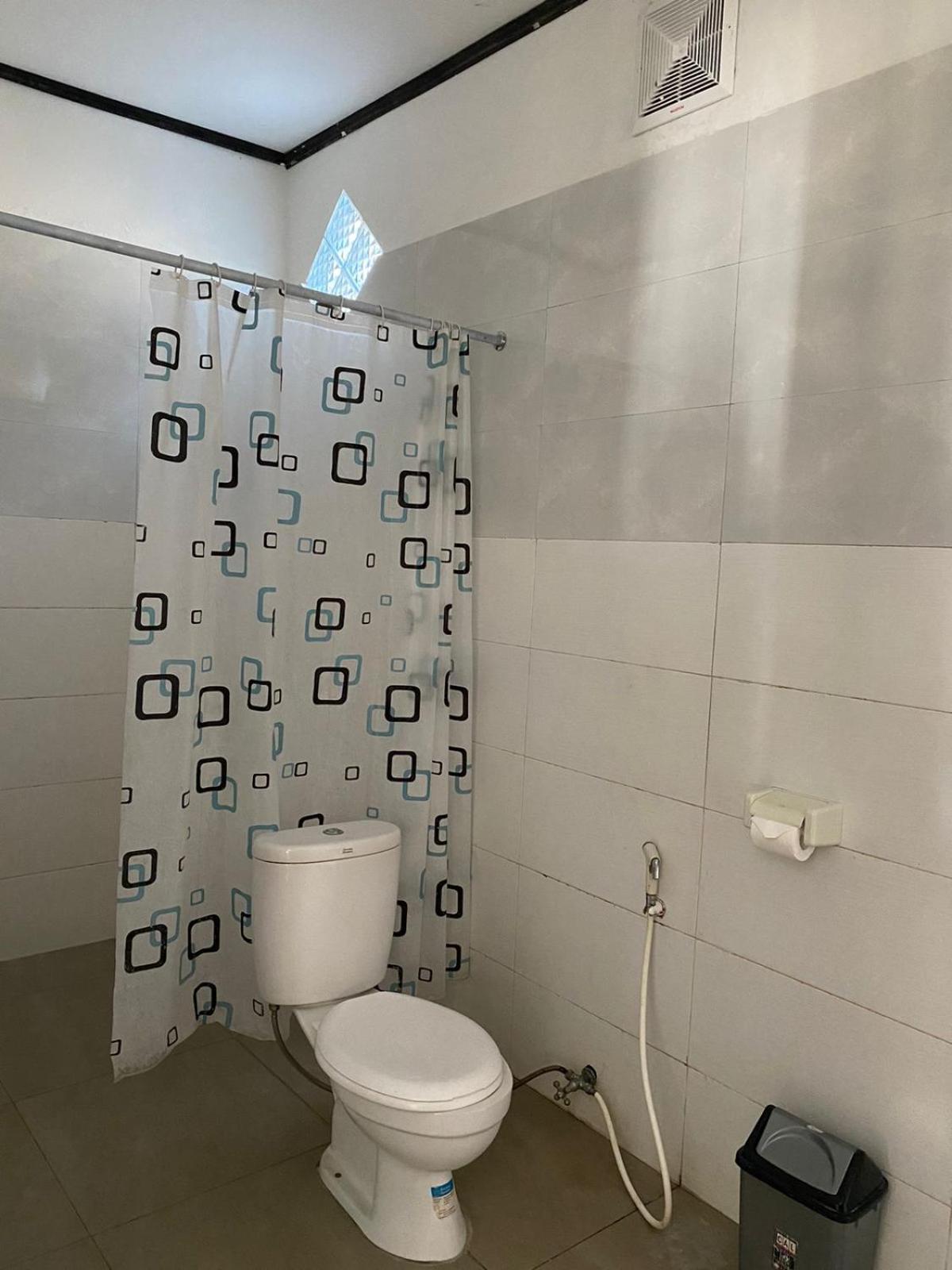 Akalanka Homestay Джили Трауанган Екстериор снимка