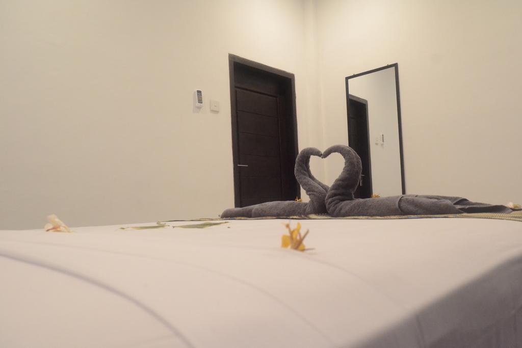 Akalanka Homestay Джили Трауанган Екстериор снимка