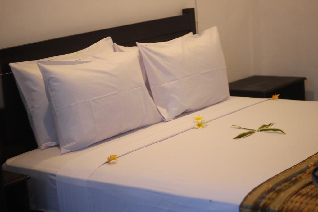 Akalanka Homestay Джили Трауанган Екстериор снимка